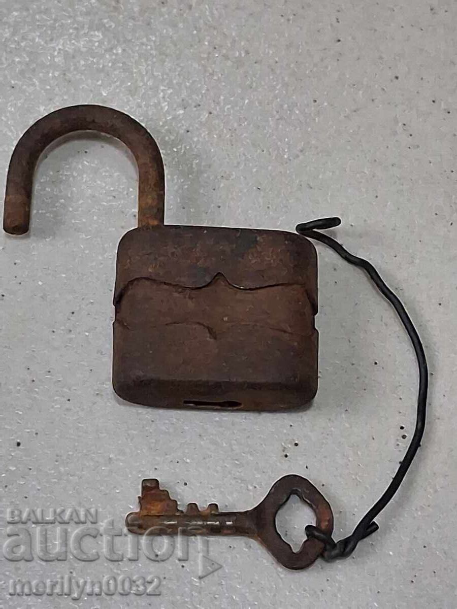 Livrarea Lacăt vechi cu lacăt lacăt, zăvor, valiză