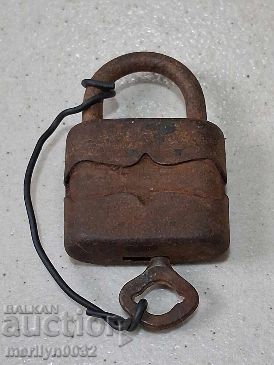 Old padlock with padlock padlock, latch, suitcase