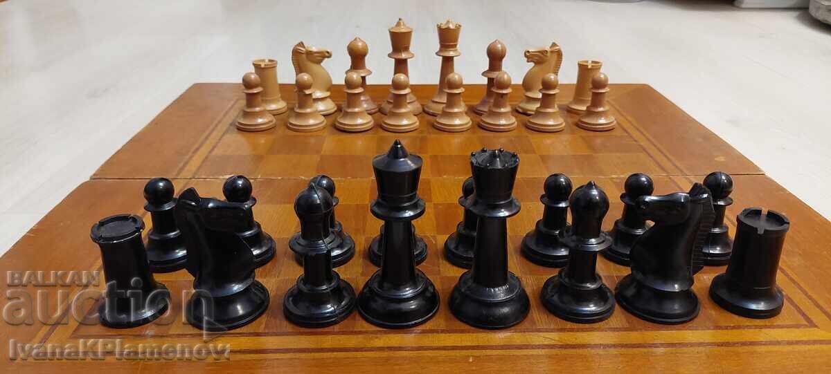 Δημοπρασία Σκάκι και τάβλι μεγάλο ρετρό 48εκ 48εκ
