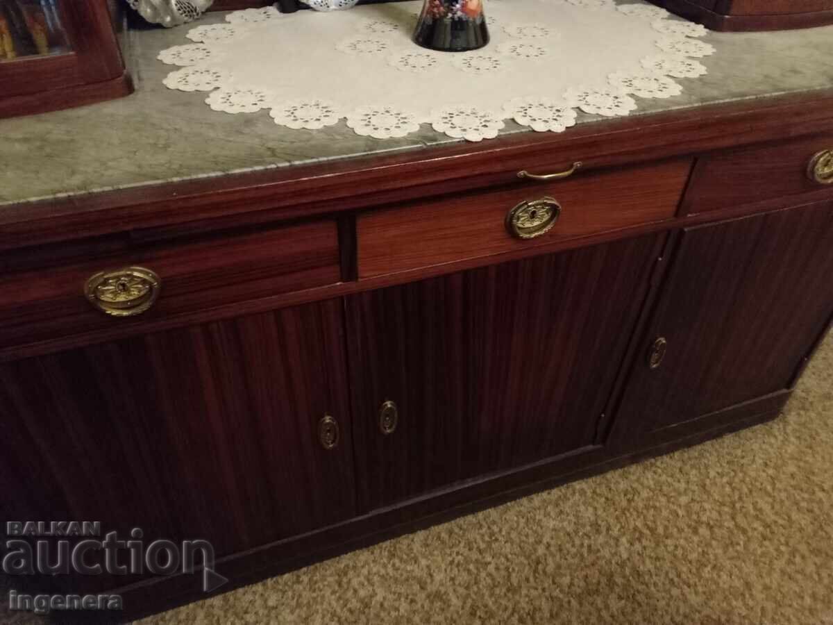 Παράδοση Ντουλάπα μπουφές βιτρίνα έπιπλο ρετρό από τσαρικό καιρό