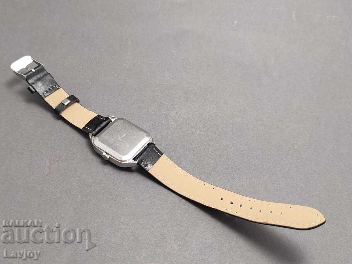 Delivery of Raketa Hand Watch, Black Dial Delivery of Raketa Hand Watch, Black Dial