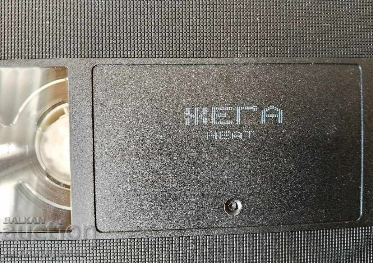 VHS cassette with the movie HEAT with price 21.00 BGN | € 10.74