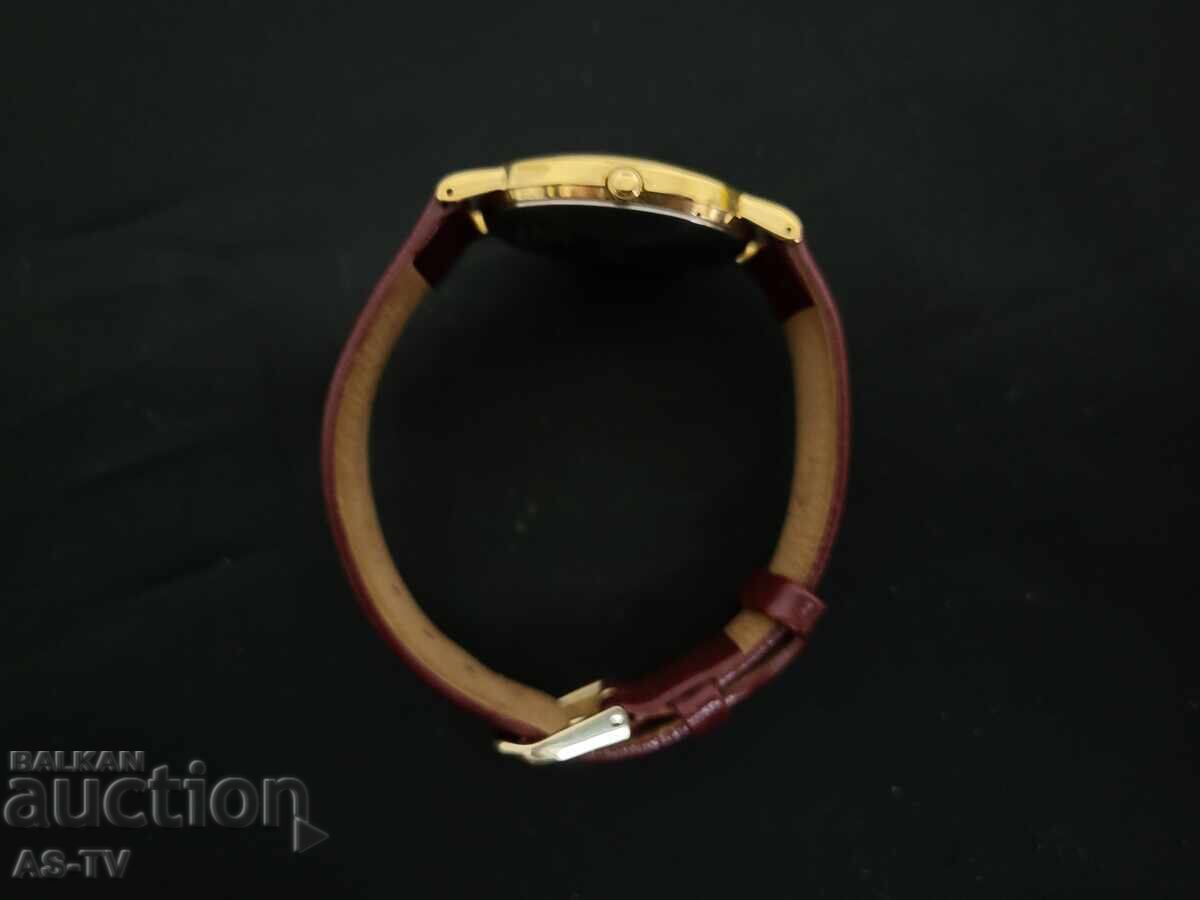 Seiko Quartz Classic - 5 Seiko Quartz Classic - 5