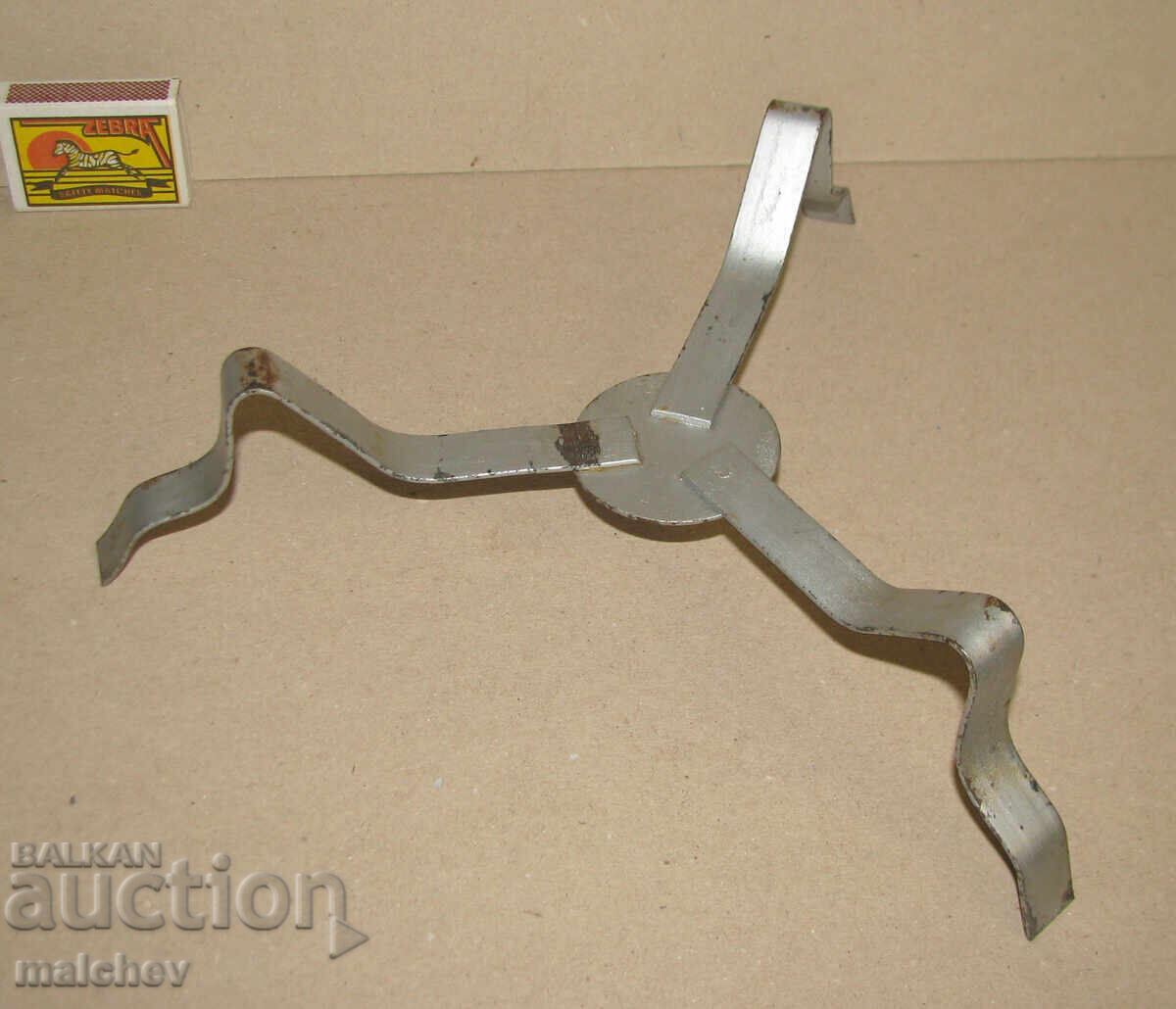 Delivery of Metal stand, legs for electric pot bottom 25 cm Delivery of Metal stand, legs for electric pot bottom 25 cm