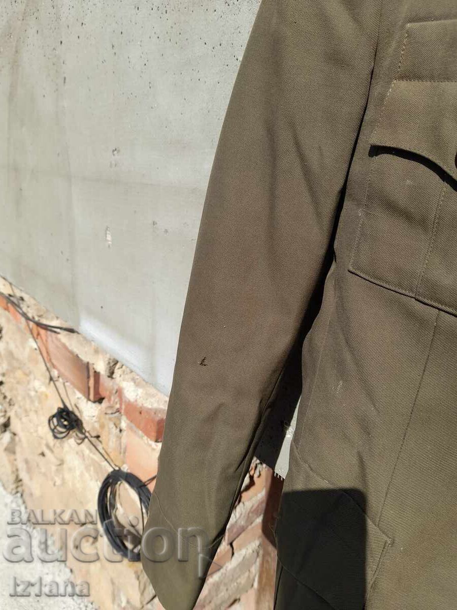 Доставка на Стара военна униформа