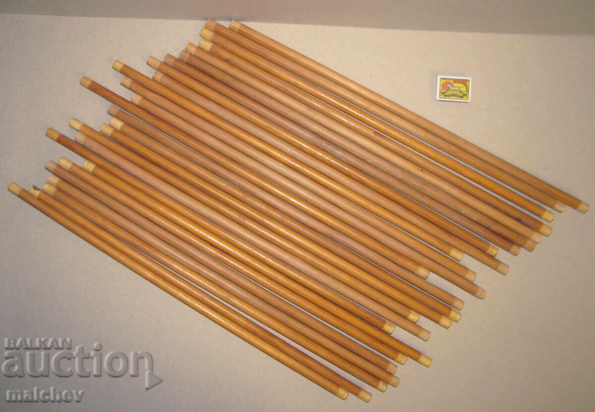Delivery of Lot of 26 planed wooden sticks 60 cm pine, lacquered, preserved