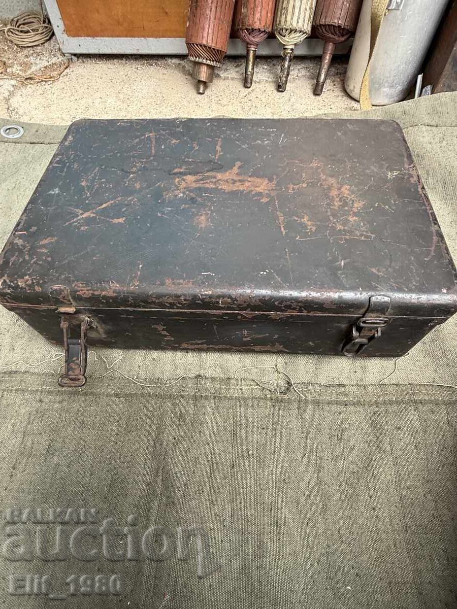 Γερμανικό μεταλλικό κουτί 1942 με τιμή € 65.00 | 127.13 BGN Γερμανικό μεταλλικό κουτί 1942 με τιμή € 65.00 | 127.13 BGN
