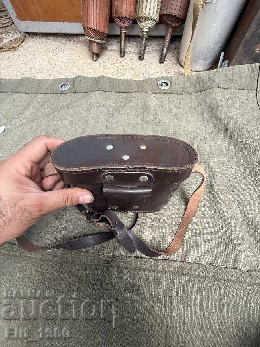 Auction Case for army binoculars Auction Case for army binoculars