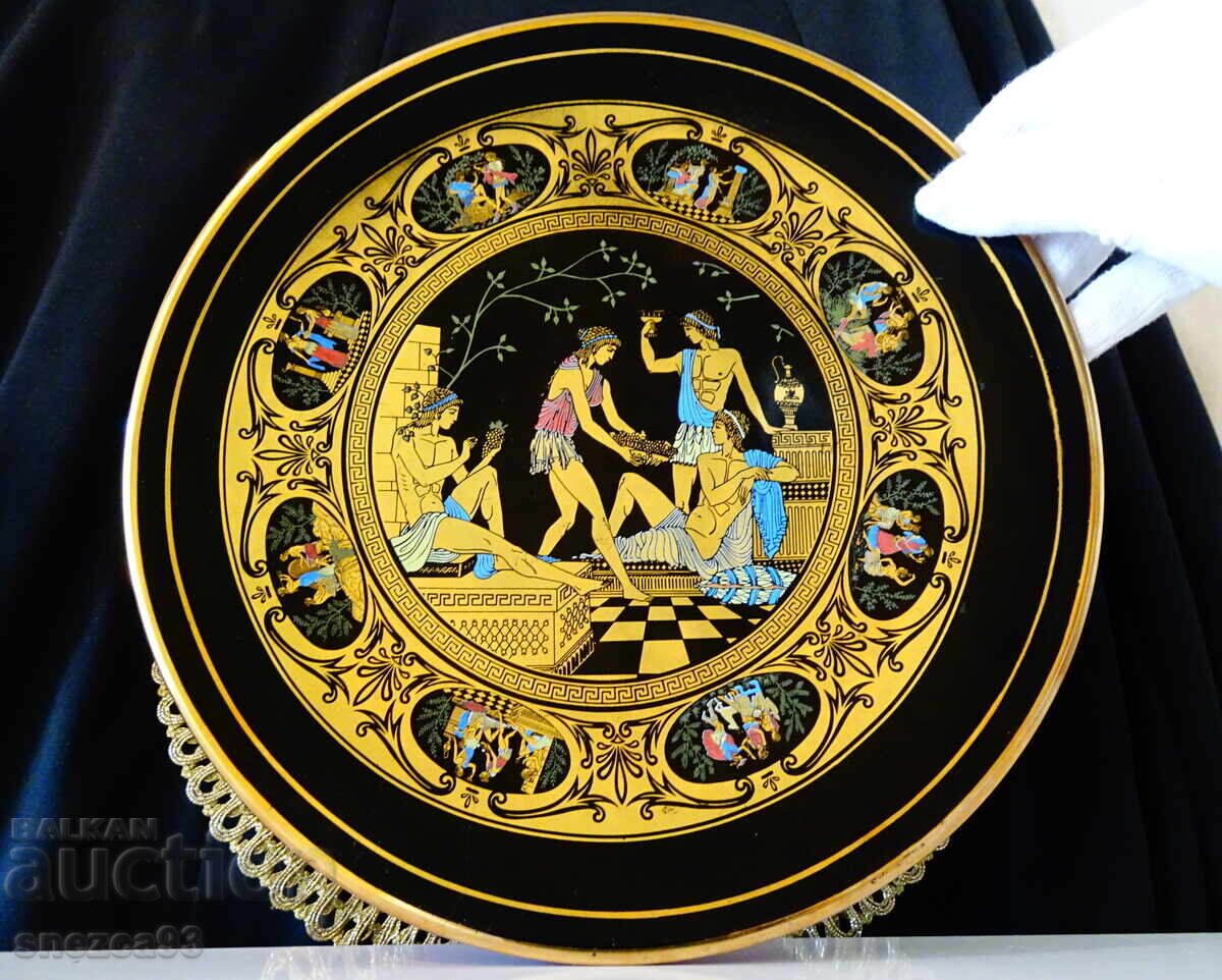 Ελληνική πορσελάνινη πιατέλα, Θεοί, 24 καράτια χρυσός, 29 εκ με τιμή 39.00 BGN | € 19.94 Ελληνική πορσελάνινη πιατέλα, Θεοί, 24 καράτια χρυσός, 29 εκ με τιμή 39.00 BGN | € 19.94