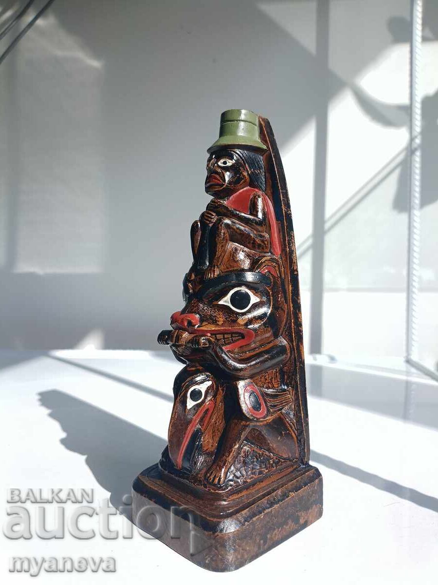 Statuetă din Peru cu figuri de creaturi supranaturale Statuetă din Peru cu figuri de creaturi supranaturale