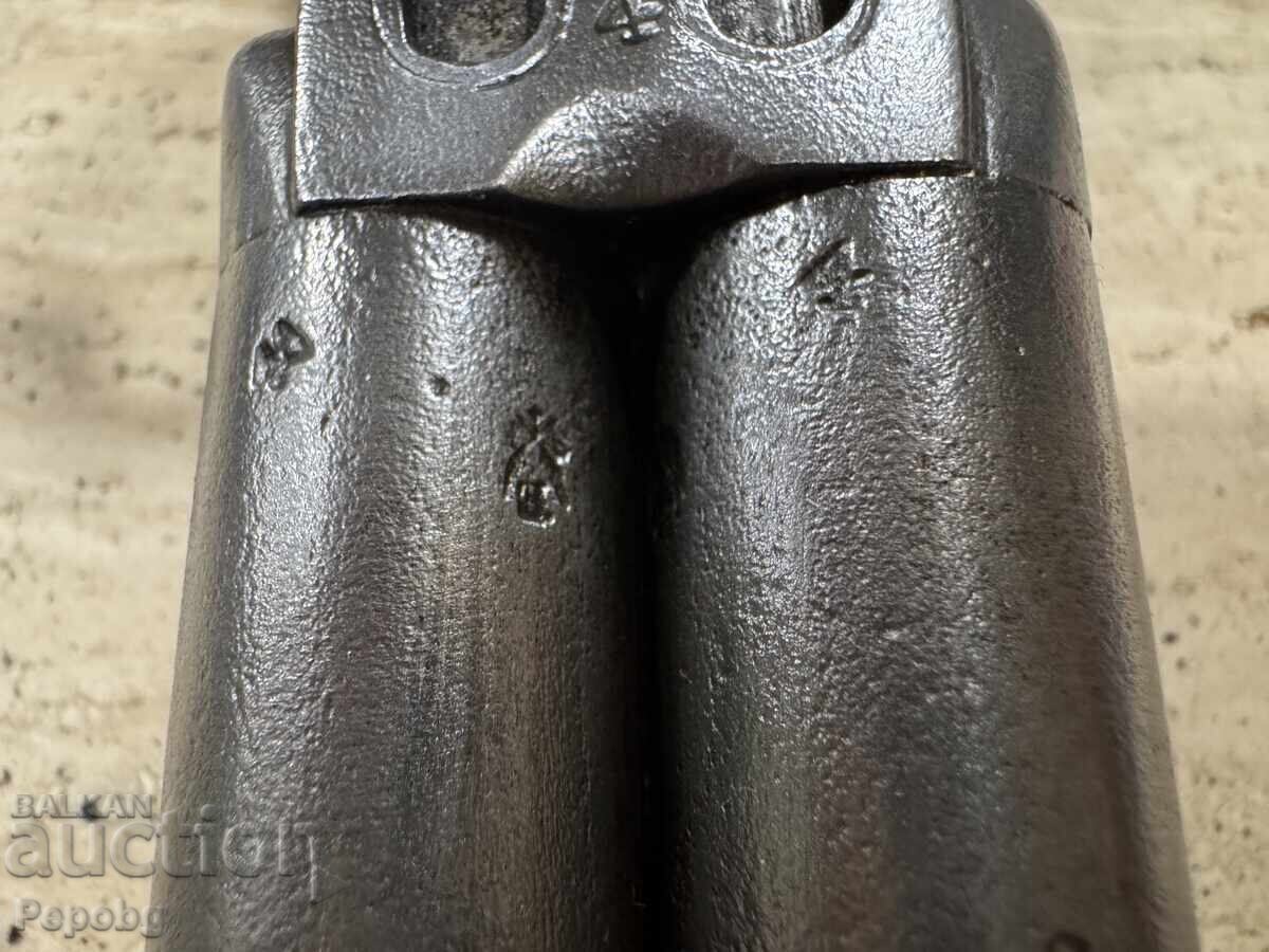 Old double-barreled pistol, revolver - 7