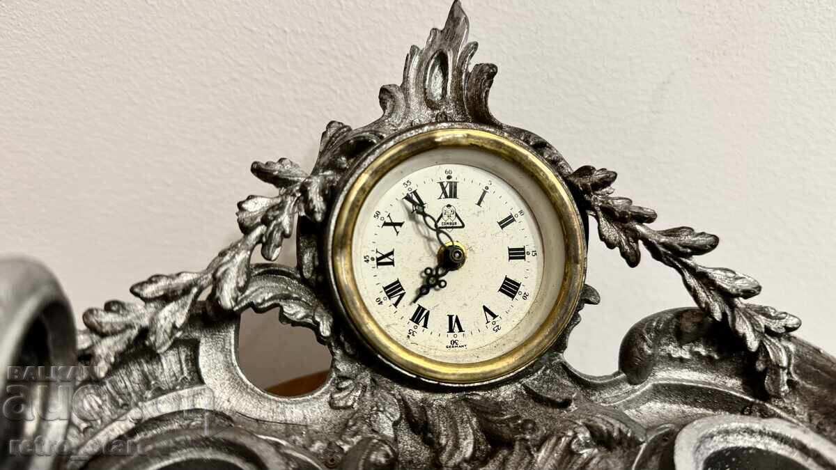 Мастилница с часовник с цена 75.00 лв. | € 38.35