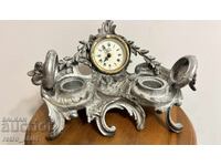 Мастилница с часовник