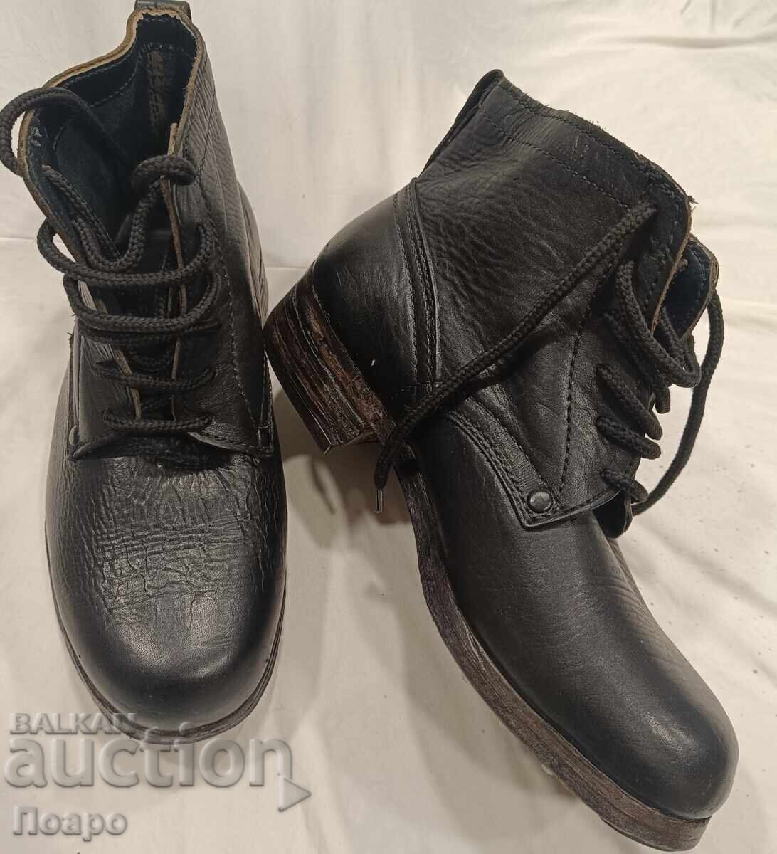 Στρατιωτικά παπούτσια, τσίγκινα! Τέλεια! με τιμή 95.00 BGN | € 48.57 Στρατιωτικά παπούτσια, τσίγκινα! Τέλεια! με τιμή 95.00 BGN | € 48.57