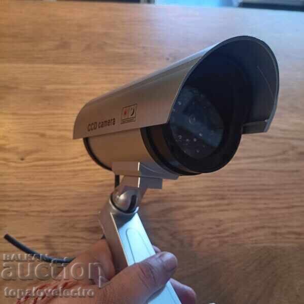 Auction  NEW! Outdoor Fake Security Camera with Realistic Look