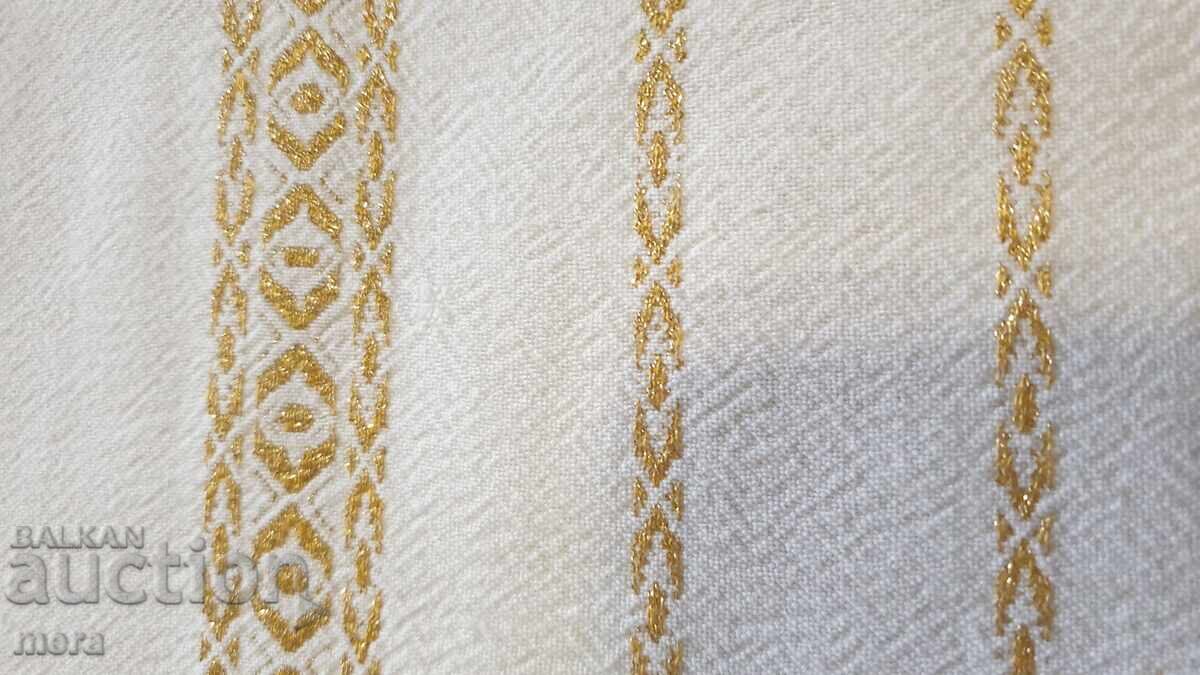 Towel, handkerchief of fine linen and embroidered ornaments with gold thread - 5