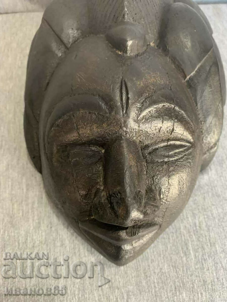 wooden African mask with price 40.00 BGN | € 20.45 wooden African mask with price 40.00 BGN | € 20.45