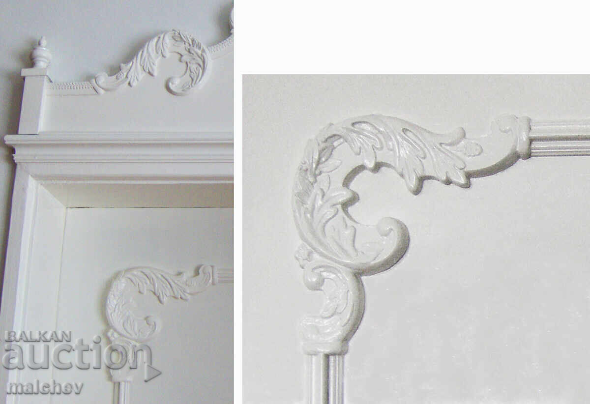 Auction Ornamental Corner Pieces for Furniture, Left and Right - Models, Excellent Auction Ornamental Corner Pieces for Furniture, Left and Right - Models, Excellent