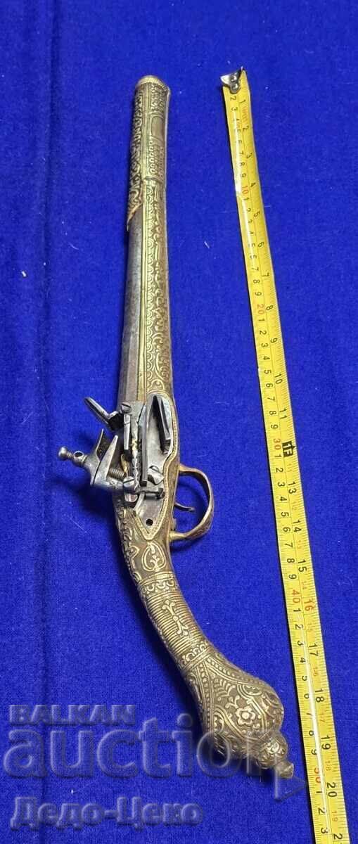 Flintlock pistol 18th century Flintlock pistol 18th century