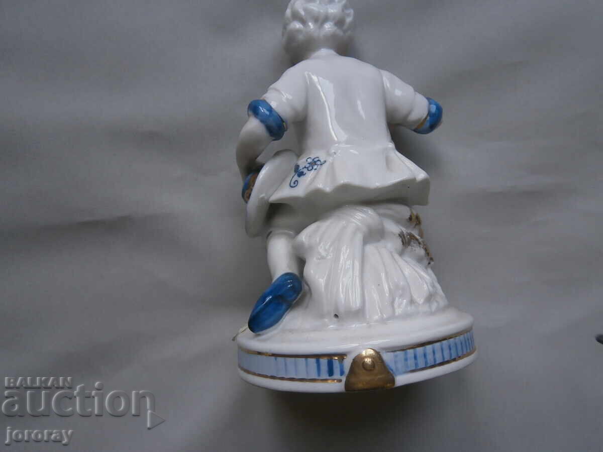 Porcelain figure, 16cm with price 15.00 BGN | € 7.67 Porcelain figure, 16cm with price 15.00 BGN | € 7.67