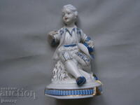 Porcelain figure, 16cm