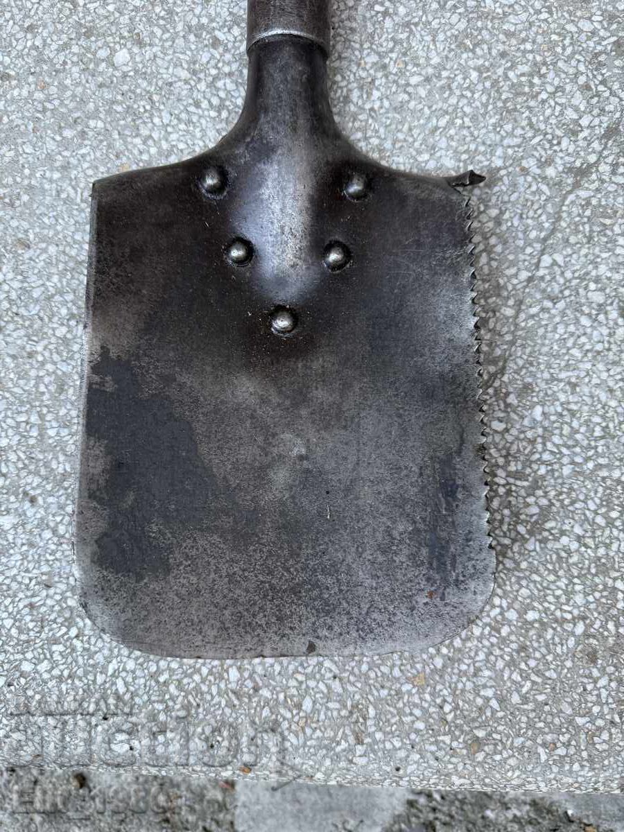 Γερμανική στρατιωτική φτυάρι 1911 με τιμή 130.00 BGN | € 66.47