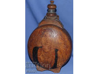 Bucolică veche pictată, butoiaș, costum popular bulgar vechi