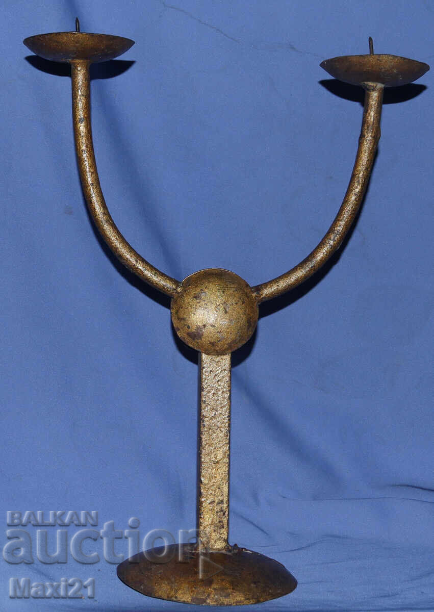 Sfeșnic metalic mare, lucrat manual cu preț 220.00 BGN | € 112.48