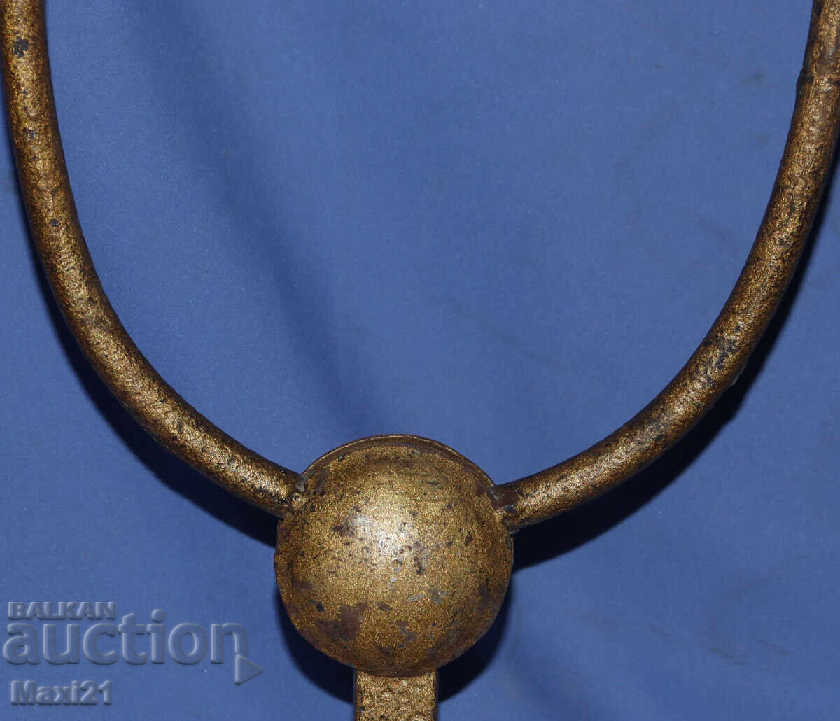 Livrarea Sfeșnic metalic mare, lucrat manual