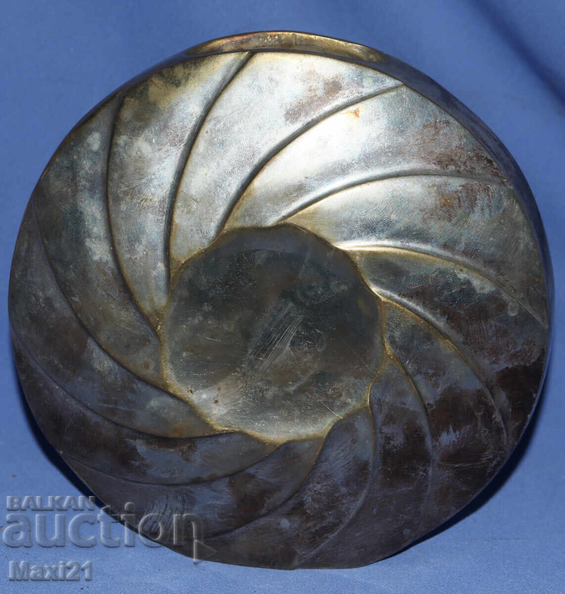 Delivery of Vintage silver-plated flower vase