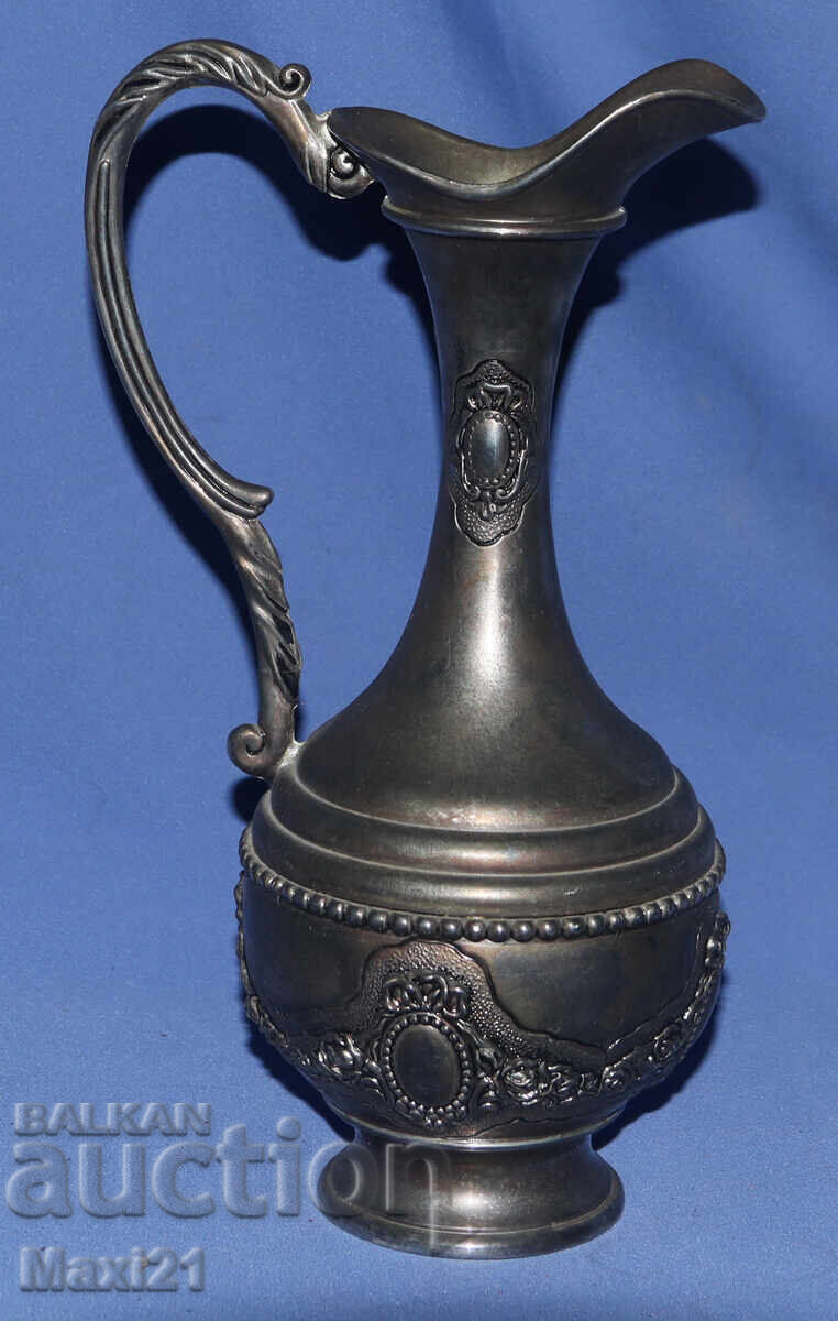 Παράδοση Ασημένια κανάτα vintage για σερβίρισμα