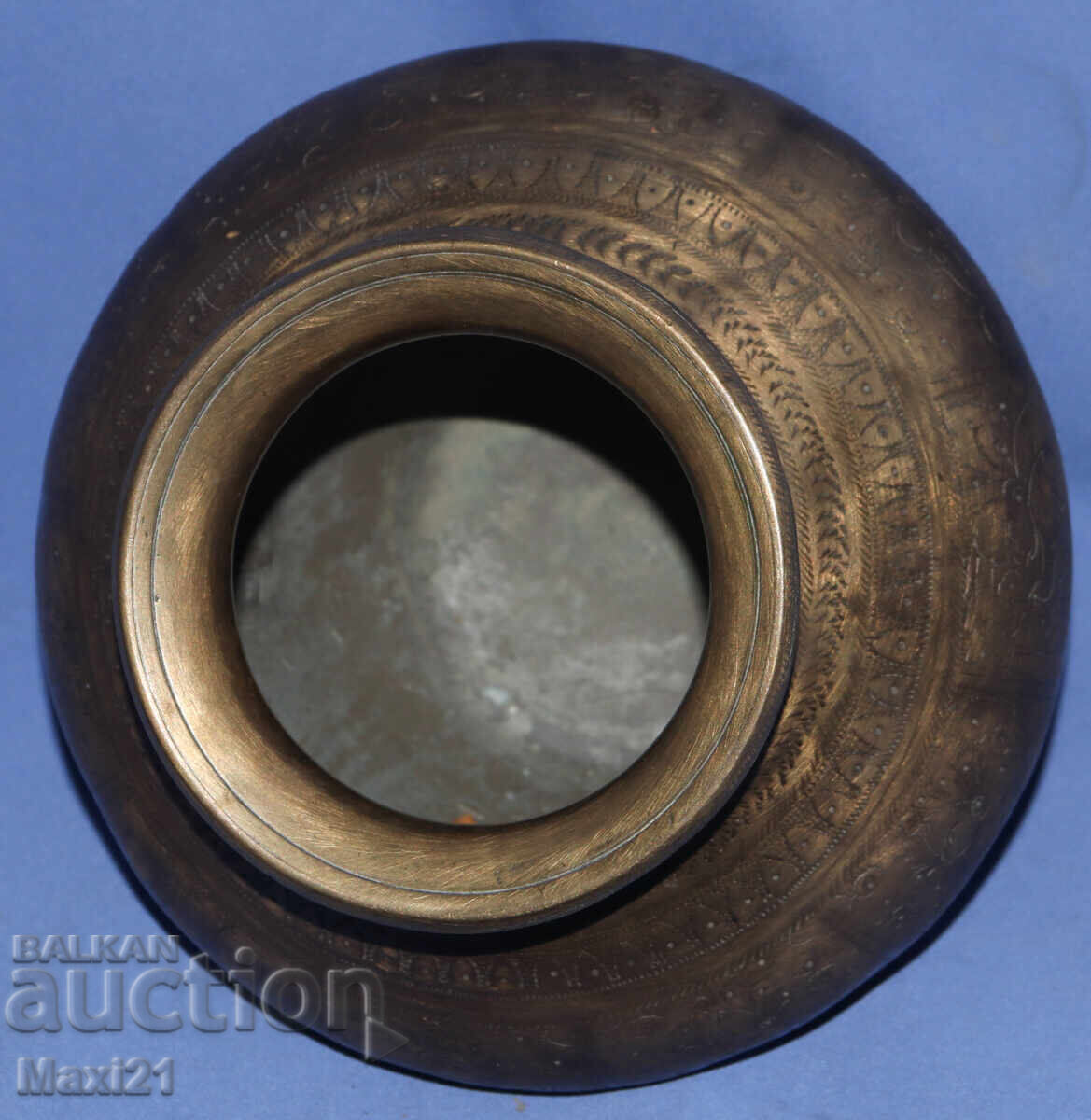 Old brass vase with figural motifs - 7