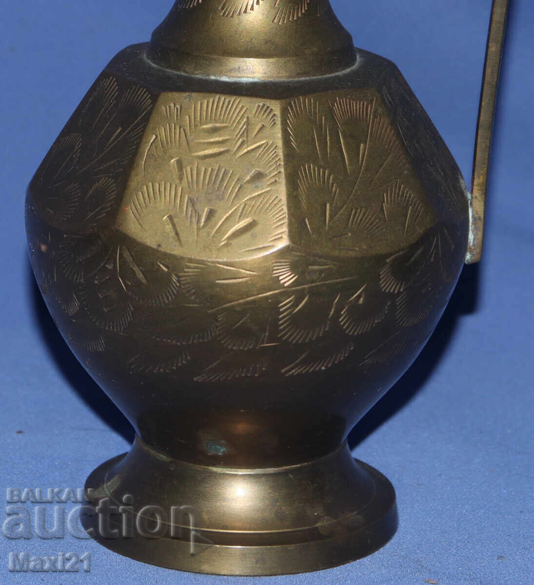 Vintage brass serving pitcher with price 180.00 BGN | € 92.03