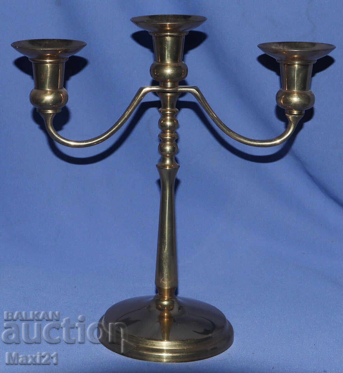 Στιβαρό μπρούτζινο κηροπήγιο