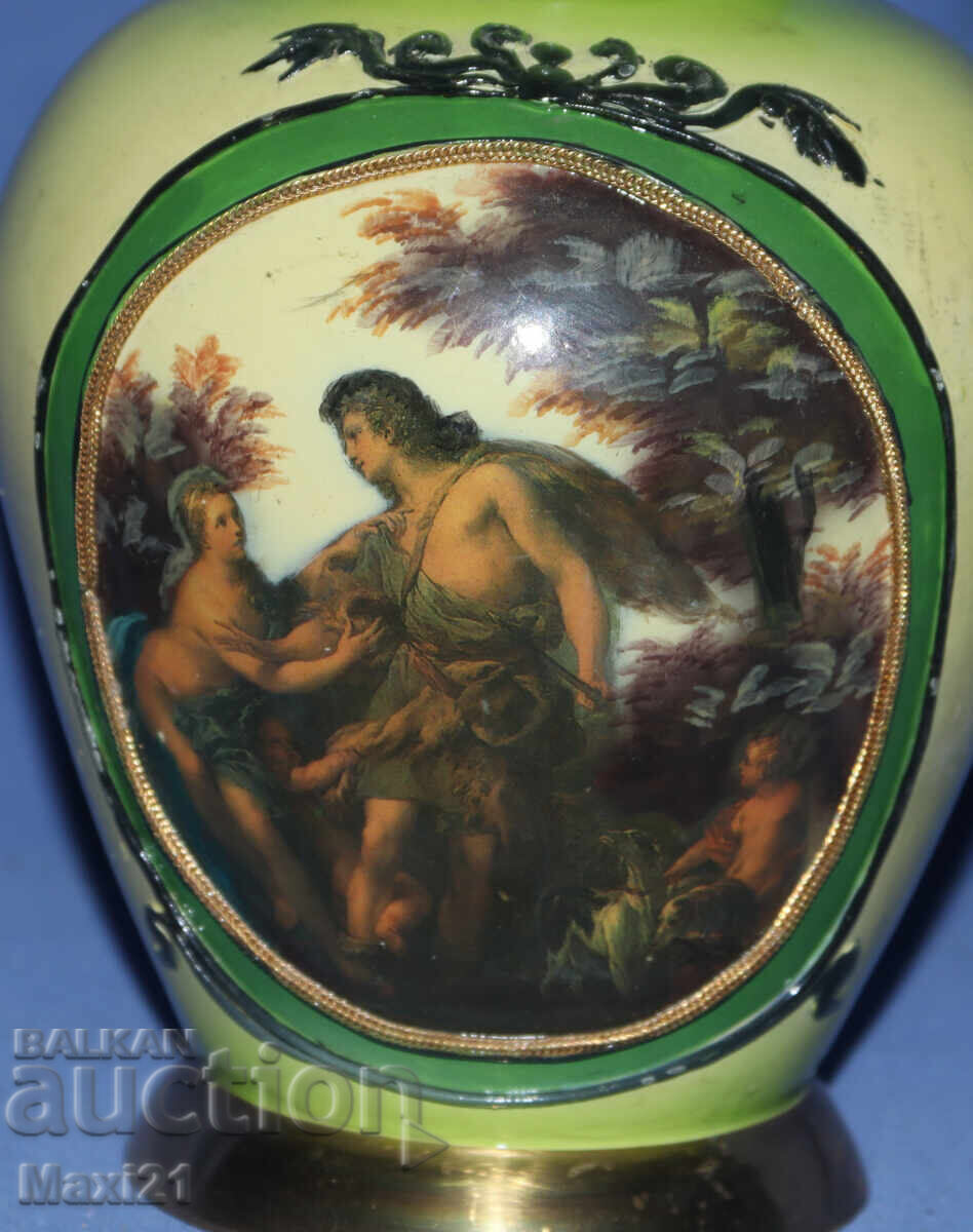 Vintidzh rychno risuvana mesingova vaza with price 250.00 BGN | € 127.82 Vintidzh rychno risuvana mesingova vaza with price 250.00 BGN | € 127.82