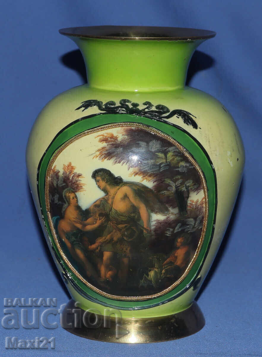 Vintidzh rychno risuvana mesingova vaza Vintidzh rychno risuvana mesingova vaza