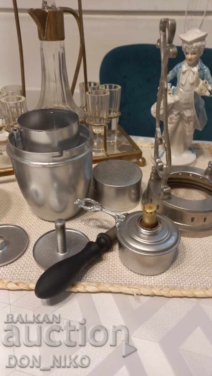 Γαλλική καφετιέρα με τιμή 120.00 BGN | € 61.36 Γαλλική καφετιέρα με τιμή 120.00 BGN | € 61.36