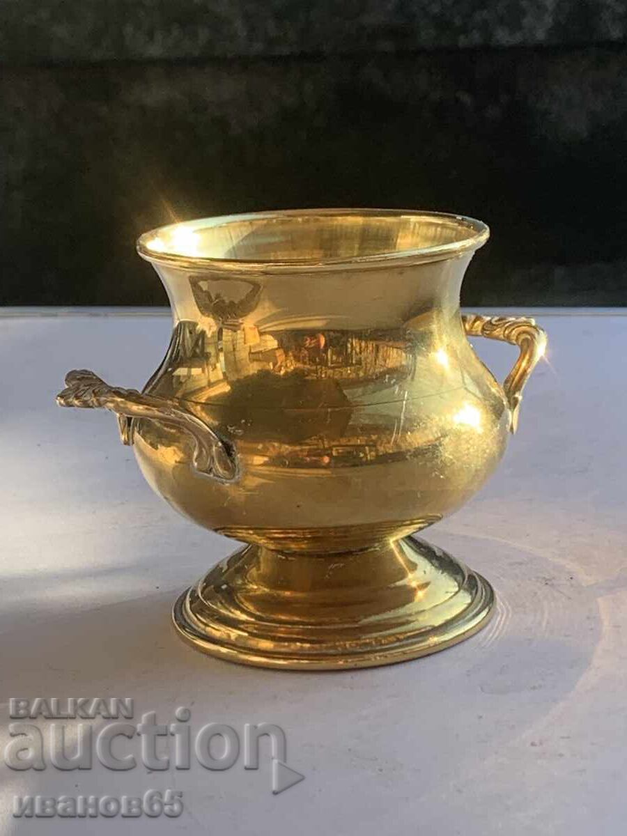 brass vessel with price 30.00 BGN | € 15.34 brass vessel with price 30.00 BGN | € 15.34