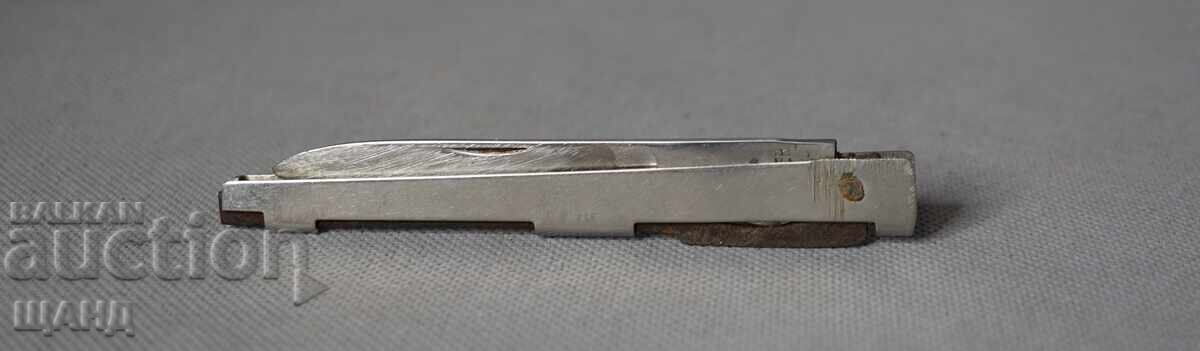 Δημοπρασία Πέτκο Ντένεφ Παλιό τσεπιακό πτυσσόμενο μαχαίρι με ανοιχτήρι Δημοπρασία Πέτκο Ντένεφ Παλιό τσεπιακό πτυσσόμενο μαχαίρι με ανοιχτήρι