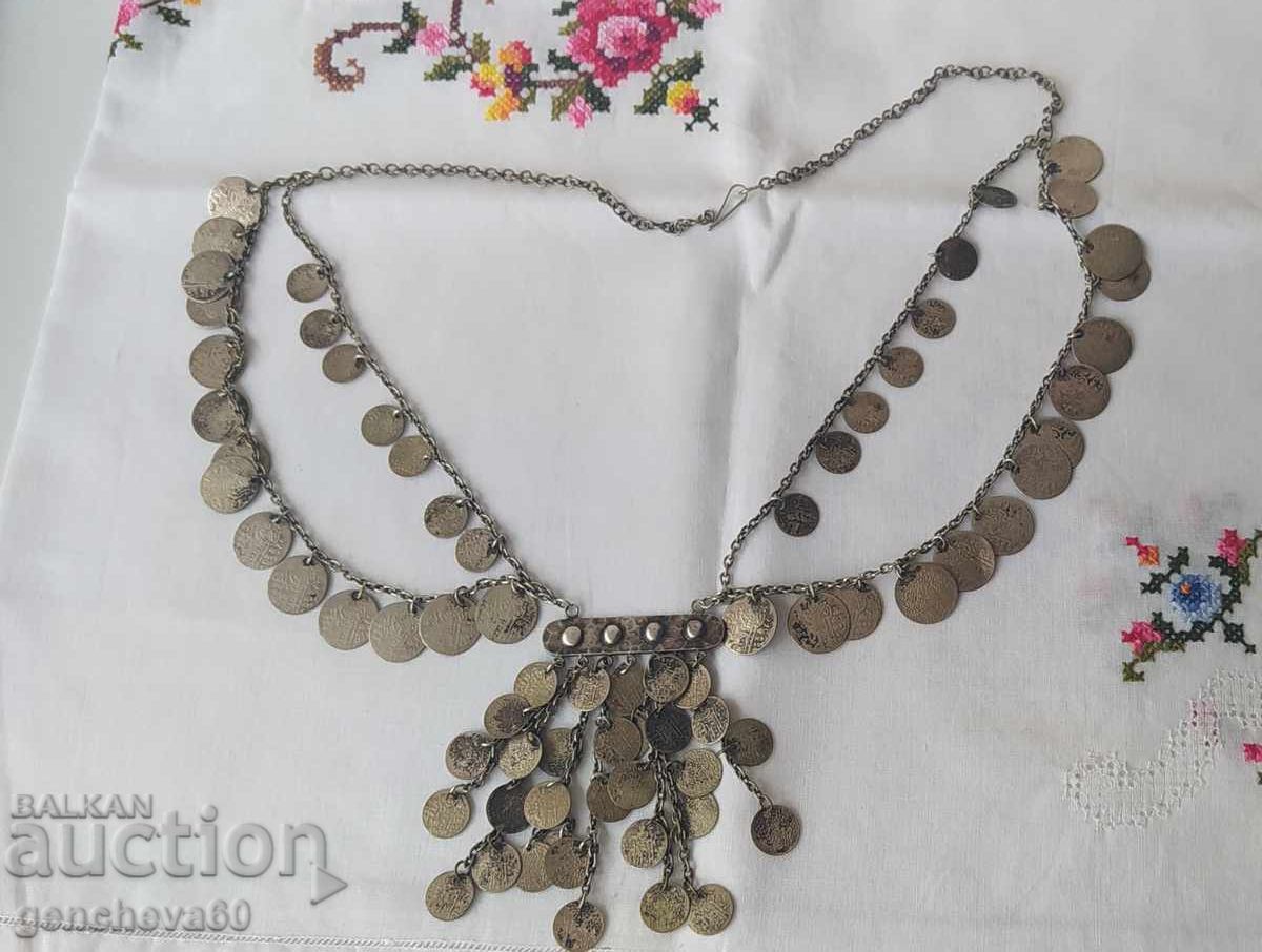 Αναγεννησιακό κόσμημα - τμήμα παραδοσιακής φορεσιάς Αναγεννησιακό κόσμημα - τμήμα παραδοσιακής φορεσιάς