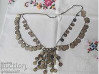 Bijuterie renascentistă subbradnic - parte a costumului popular