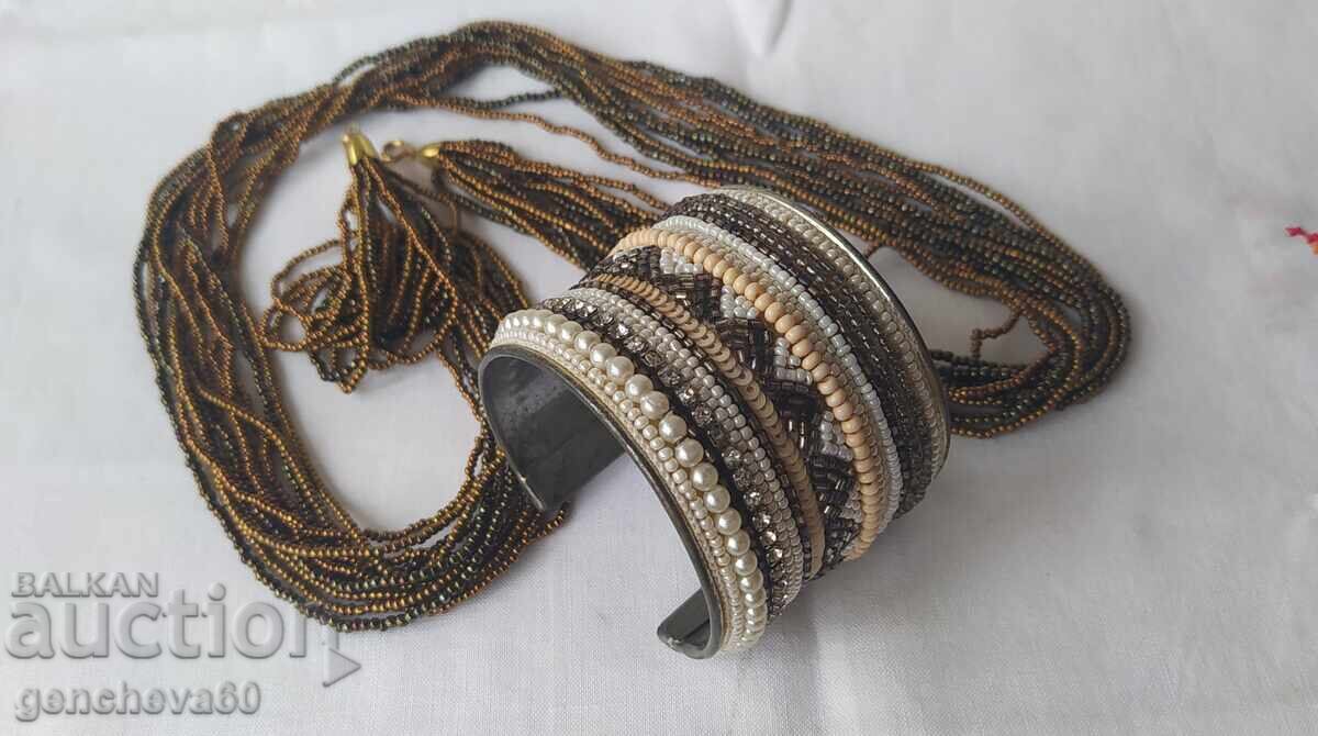 Delivery of Wide beaded cuff bracelet and necklace Delivery of Wide beaded cuff bracelet and necklace