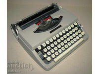 Old Cornelia typewriter with Latin alphabet, working, excellent condition