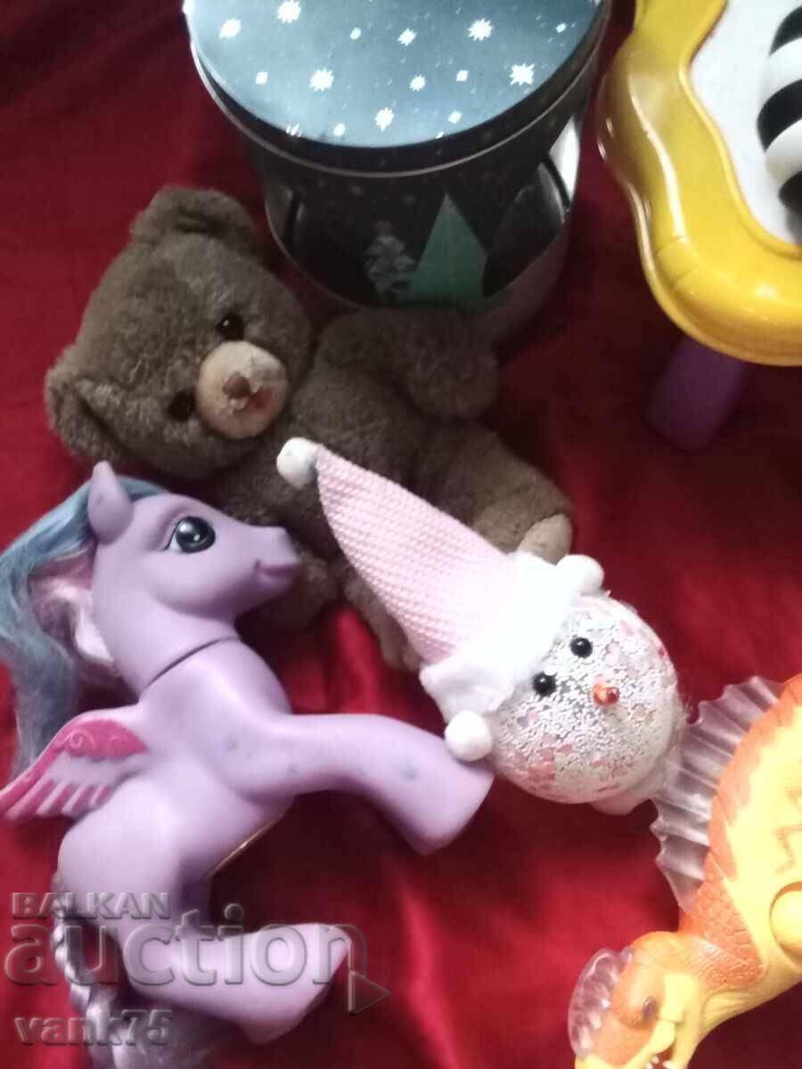 Auction  A whole lot of children's toys