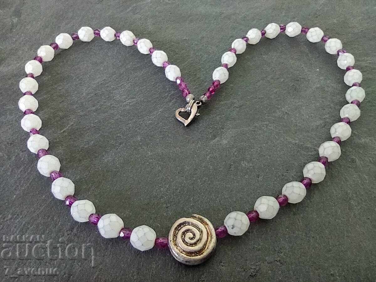 Γκέρνταν, κολιέ κόσμημα, 70's, 10.10.25 με τιμή 19.00 BGN | € 9.71