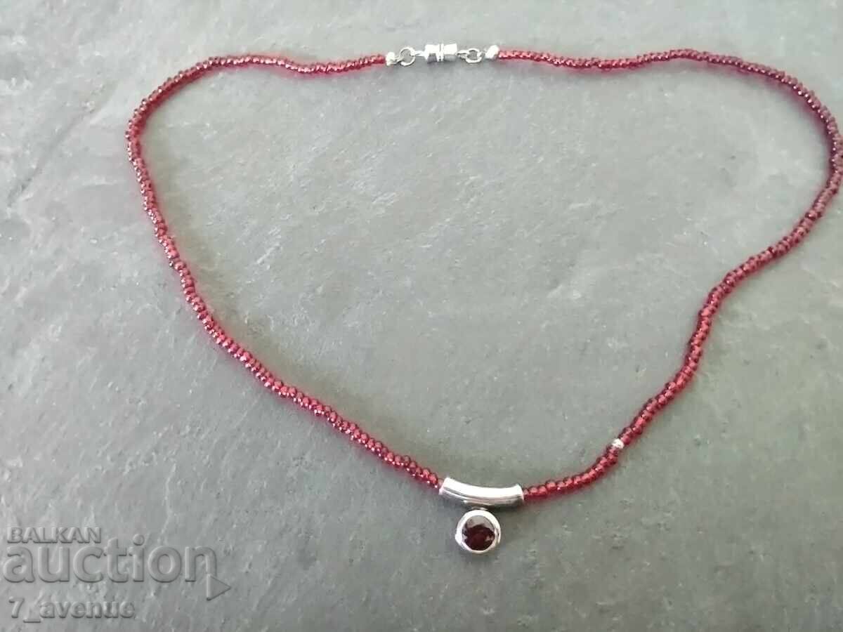 Delivery of Necklace with natural Garnet, screw clasp 10.10.25