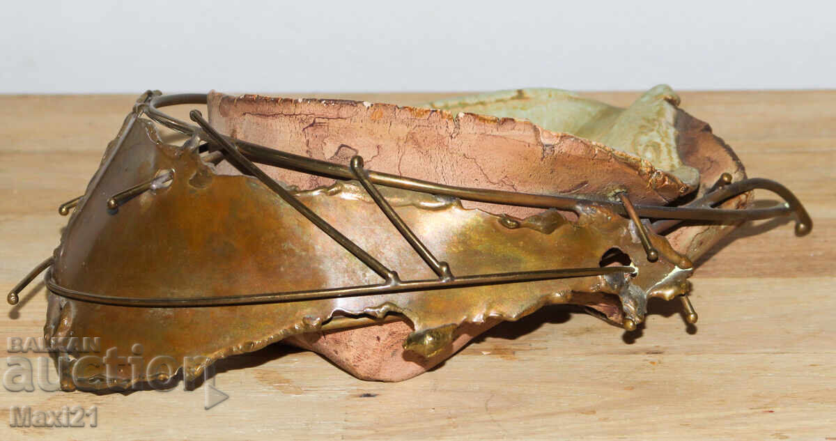 Auction  Decorative bowl and candlestick set, bronze leather