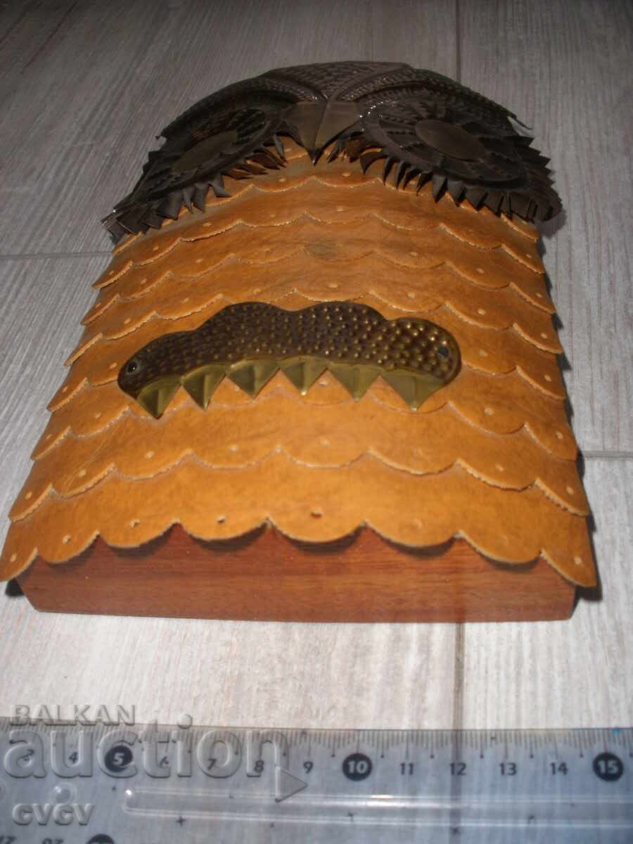 Παράδοση Κασέτα, Κουκουβάγια - ξύλο, δέρμα και μέταλλο - Β.Ζ.Τ Παράδοση Κασέτα, Κουκουβάγια - ξύλο, δέρμα και μέταλλο - Β.Ζ.Τ