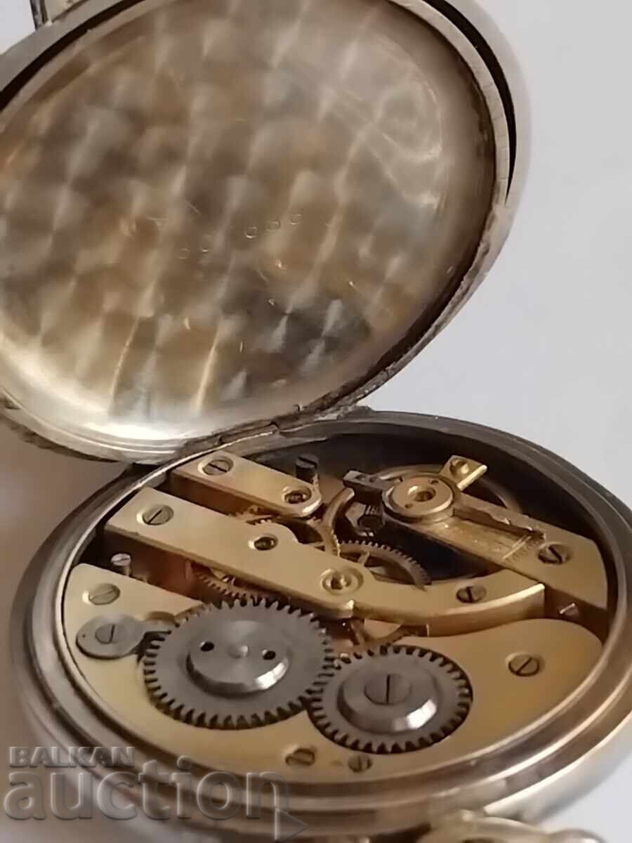 Livrarea Omega - Ceas de buzunar vintage de 100 de ani convertit în ceas de mână Livrarea Omega - Ceas de buzunar vintage de 100 de ani convertit în ceas de mână