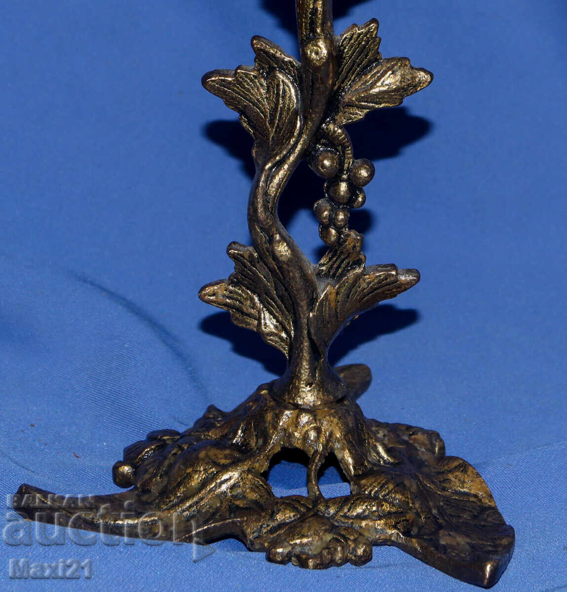 Livrarea Sfeșnic decorativ din bronz